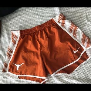 NIKE UT AUSTIN TEMPO SHORTS (SIZE M)